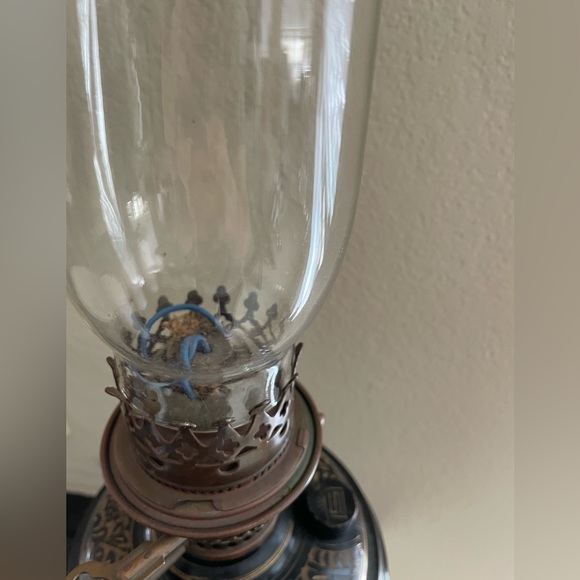 Antique vases and lanterns 3 piece set - Picture 8 of 10